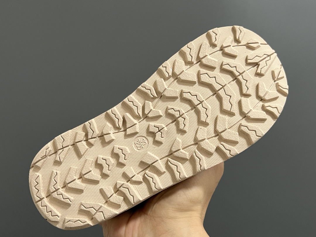 图片[5]-价格下调⬇️ 代理价 （‼️‼️‼️） A家新款包头镂空魔术贴婴童凉鞋 尺码：23-32码 精致的包头镂空皮面🆕 魔术贴设计、穿脱超方便✌🏻 耐磨防滑大底，脚感超赞👍🏻-选品中心