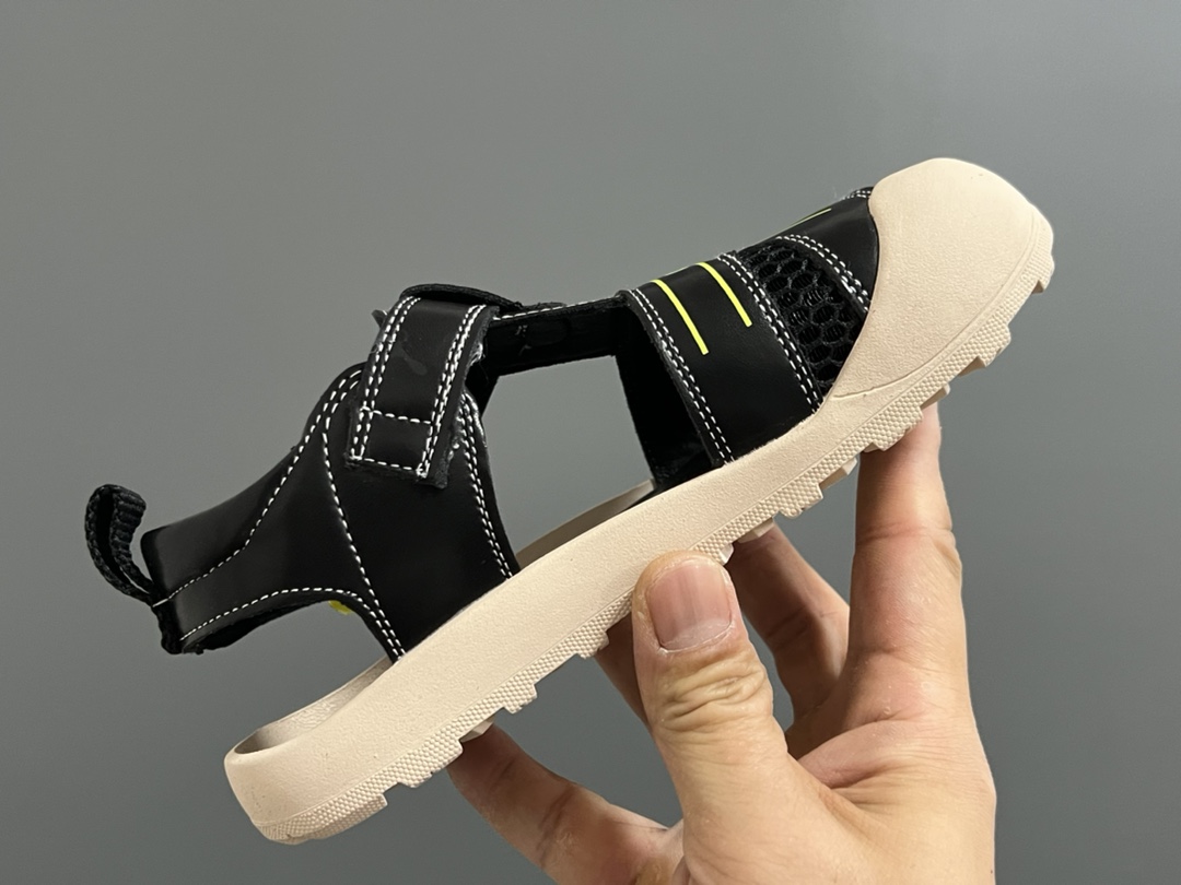 图片[6]-价格下调⬇️ 代理价 （‼️‼️‼️） A家新款包头镂空魔术贴婴童凉鞋 尺码：23-32码 精致的包头镂空皮面🆕 魔术贴设计、穿脱超方便✌🏻 耐磨防滑大底，脚感超赞👍🏻-选品中心