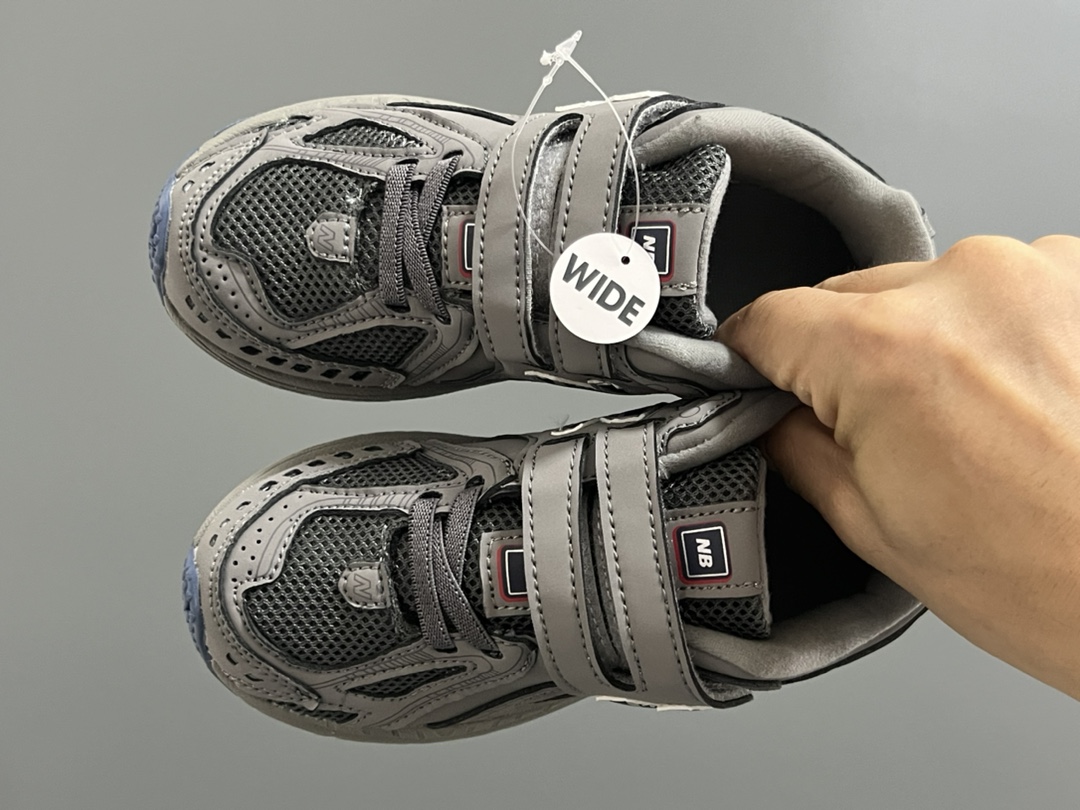 Discounted Overseas Children’s Sneakers in Various Sizes, Easy to Wear, Great Quality