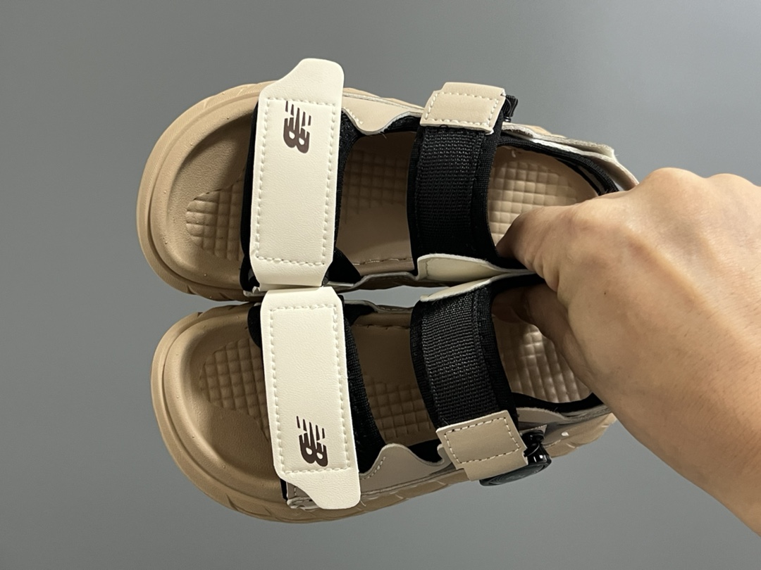 NO:338008,Niu B new lock Velcro children's sandals SIZE27-37 NB new lock series half-pack design, protecting young feet, wear-resistant and non-slip sole, excellent foot feeling, slippers, sandals, sandals, slippers,19860909牛B新款锁扣魔术贴儿童凉鞋 SIZE27-37码 NB新款锁扣系列 半包头设计,保护稚嫩脚丫 耐磨防滑大底,脚感超赞,拖鞋，凉鞋,sandals,slippers,,Children's