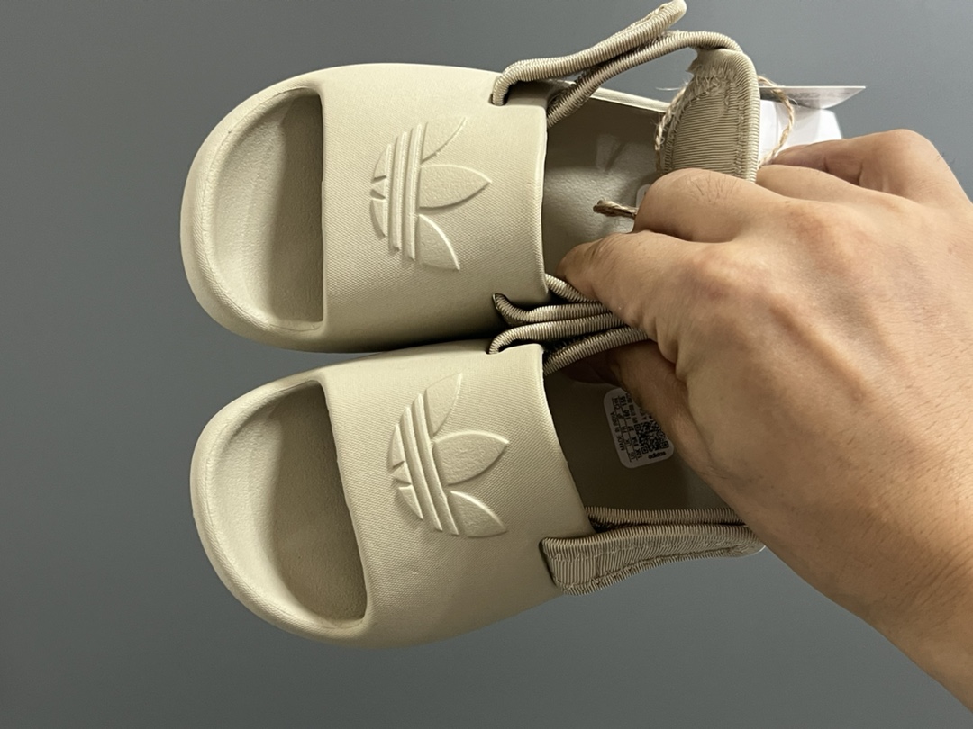 活动A家新款两穿魔术贴儿童凉鞋 尺码：22-35码 还没上就爆单啦💥 三葉草愛迪達新款🆕 国内买不到哦✌🏻 可拆卸后跟的款式，两穿真的超实用❤️ 一体成型EVA工艺，清洗超级方便✔️-选品中心