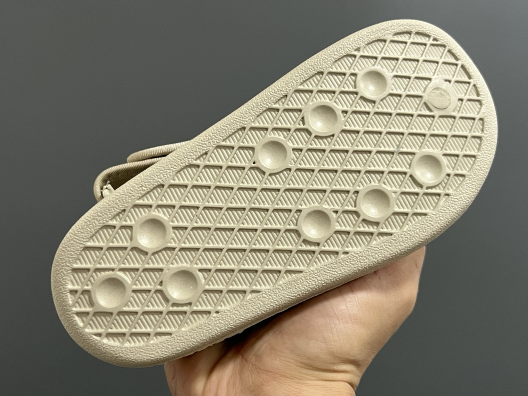 图片[5]-活动A家新款两穿魔术贴儿童凉鞋 尺码：22-35码 还没上就爆单啦💥 三葉草愛迪達新款🆕 国内买不到哦✌🏻 可拆卸后跟的款式，两穿真的超实用❤️ 一体成型EVA工艺，清洗超级方便✔️-选品中心