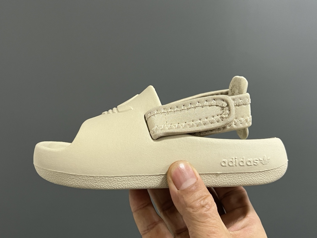 图片[4]-活动A家新款两穿魔术贴儿童凉鞋 尺码：22-35码 还没上就爆单啦💥 三葉草愛迪達新款🆕 国内买不到哦✌🏻 可拆卸后跟的款式，两穿真的超实用❤️ 一体成型EVA工艺，清洗超级方便✔️-选品中心