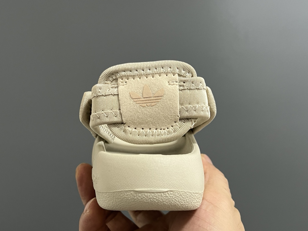 图片[7]-活动A家新款两穿魔术贴儿童凉鞋 尺码：22-35码 还没上就爆单啦💥 三葉草愛迪達新款🆕 国内买不到哦✌🏻 可拆卸后跟的款式，两穿真的超实用❤️ 一体成型EVA工艺，清洗超级方便✔️-选品中心