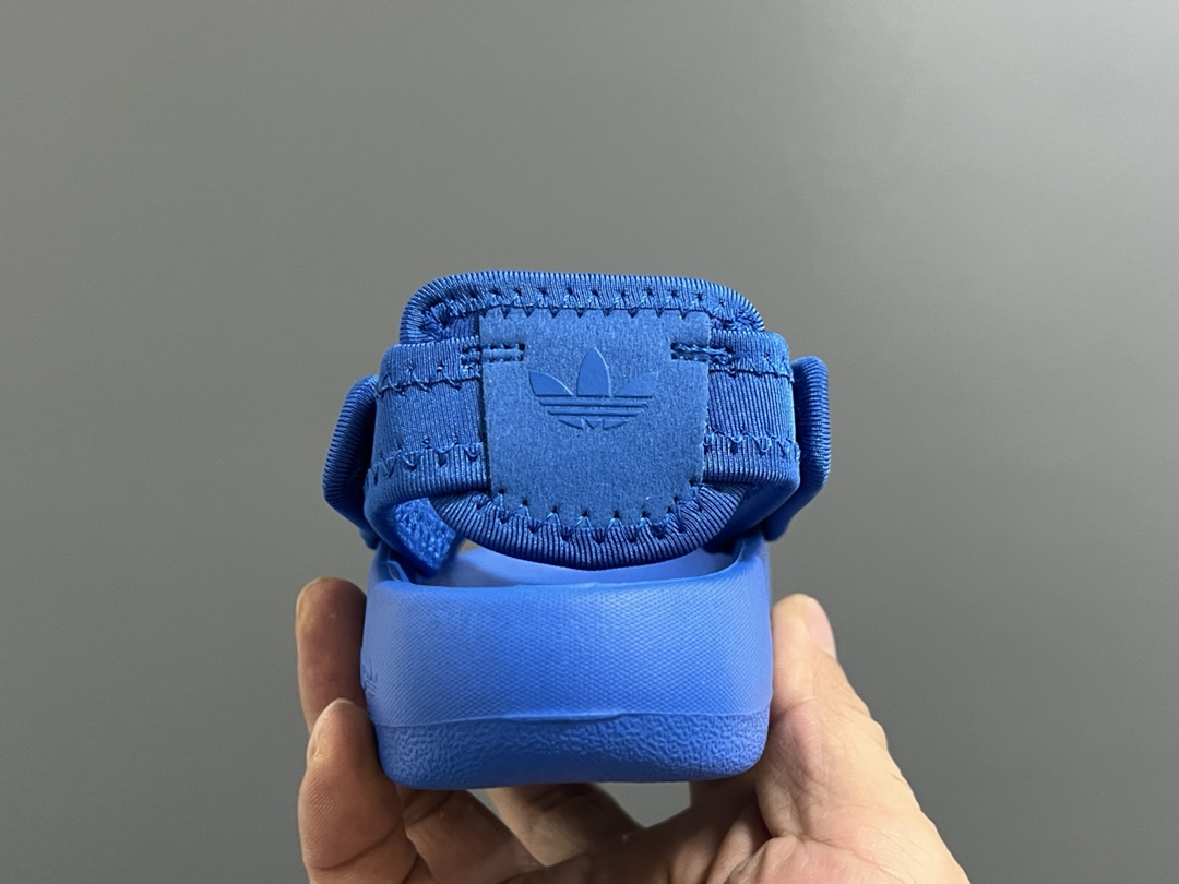 图片[7]-活动A家新款两穿魔术贴儿童凉鞋 尺码：22-35码 还没上就爆单啦💥 三葉草愛迪達新款🆕 国内买不到哦✌🏻 可拆卸后跟的款式，两穿真的超实用❤️ 一体成型EVA工艺，清洗超级方便✔️-选品中心