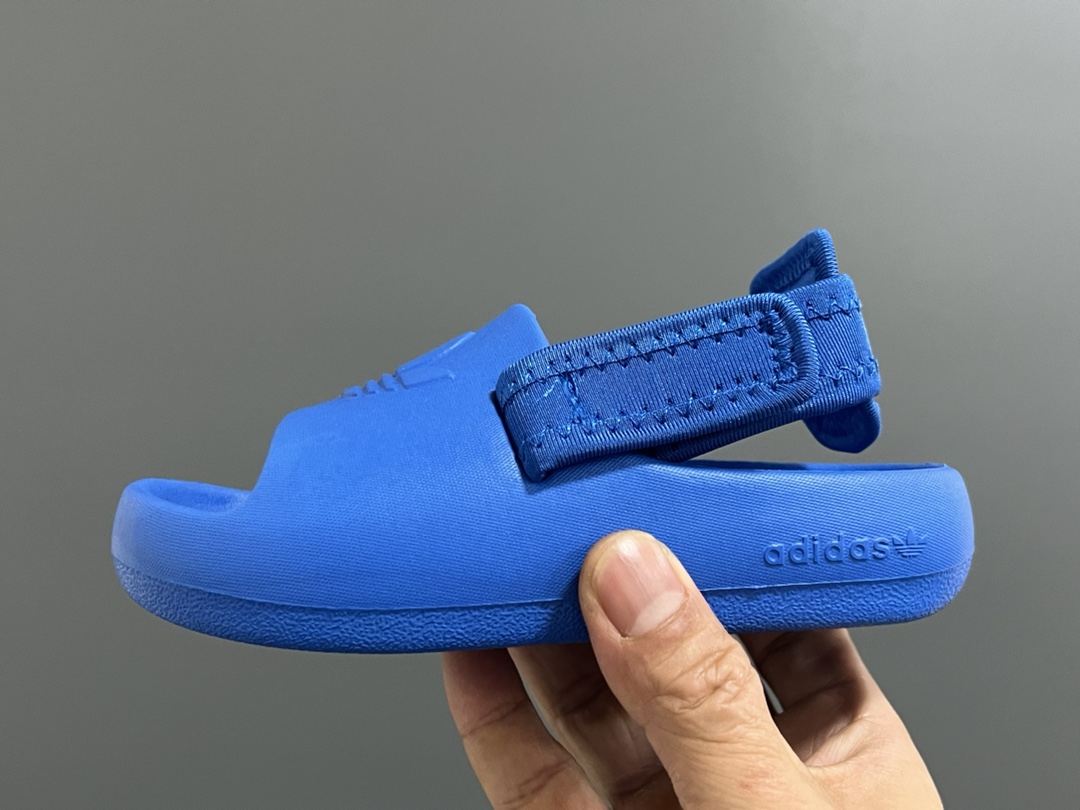 图片[4]-活动A家新款两穿魔术贴儿童凉鞋 尺码：22-35码 还没上就爆单啦💥 三葉草愛迪達新款🆕 国内买不到哦✌🏻 可拆卸后跟的款式，两穿真的超实用❤️ 一体成型EVA工艺，清洗超级方便✔️-选品中心