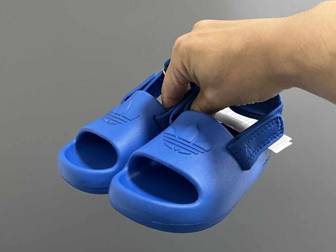 图片[2]-活动A家新款两穿魔术贴儿童凉鞋 尺码：22-35码 还没上就爆单啦💥 三葉草愛迪達新款🆕 国内买不到哦✌🏻 可拆卸后跟的款式，两穿真的超实用❤️ 一体成型EVA工艺，清洗超级方便✔️-选品中心