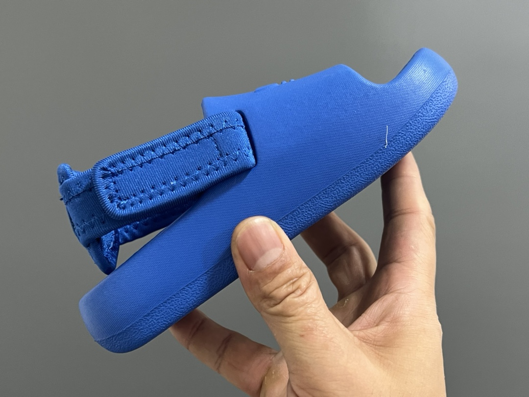 图片[6]-活动A家新款两穿魔术贴儿童凉鞋 尺码：22-35码 还没上就爆单啦💥 三葉草愛迪達新款🆕 国内买不到哦✌🏻 可拆卸后跟的款式，两穿真的超实用❤️ 一体成型EVA工艺，清洗超级方便✔️-选品中心