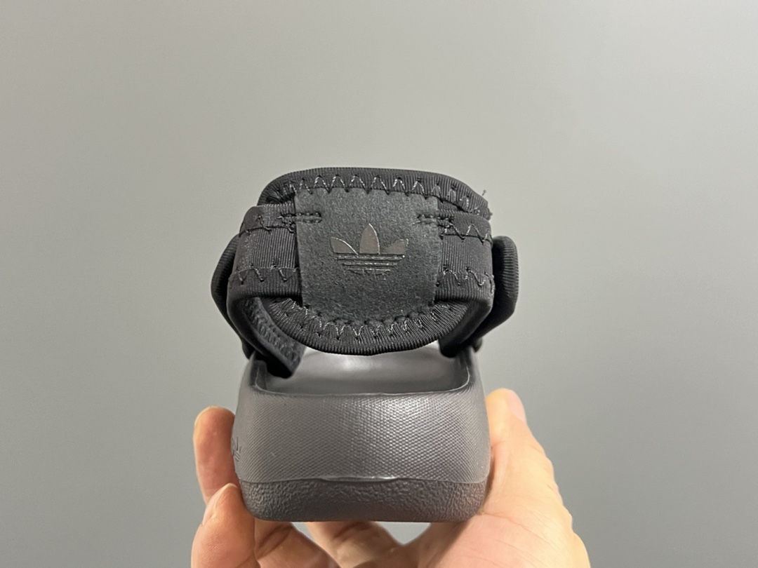 图片[7]-活动A家新款两穿魔术贴儿童凉鞋 尺码：22-35码 还没上就爆单啦💥 三葉草愛迪達新款🆕 国内买不到哦✌🏻 可拆卸后跟的款式，两穿真的超实用❤️ 一体成型EVA工艺，清洗超级方便✔️-选品中心