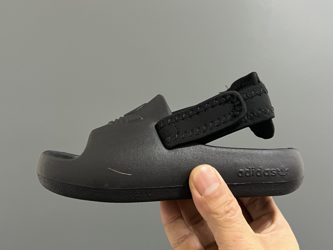 图片[4]-活动A家新款两穿魔术贴儿童凉鞋 尺码：22-35码 还没上就爆单啦💥 三葉草愛迪達新款🆕 国内买不到哦✌🏻 可拆卸后跟的款式，两穿真的超实用❤️ 一体成型EVA工艺，清洗超级方便✔️-选品中心