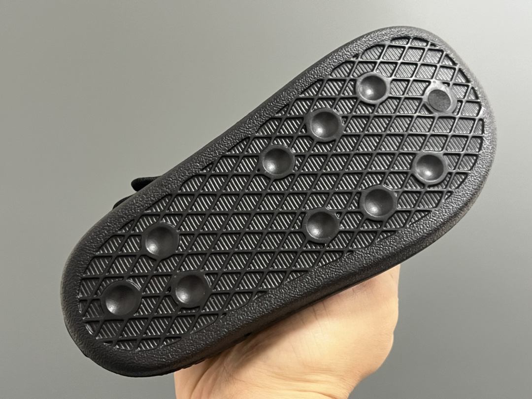 图片[5]-活动A家新款两穿魔术贴儿童凉鞋 尺码：22-35码 还没上就爆单啦💥 三葉草愛迪達新款🆕 国内买不到哦✌🏻 可拆卸后跟的款式，两穿真的超实用❤️ 一体成型EVA工艺，清洗超级方便✔️-选品中心