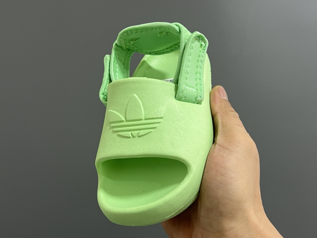 图片[3]-活动A家新款两穿魔术贴儿童凉鞋 尺码：22-35码 还没上就爆单啦💥 三葉草愛迪達新款🆕 国内买不到哦✌🏻 可拆卸后跟的款式，两穿真的超实用❤️ 一体成型EVA工艺，清洗超级方便✔️-选品中心