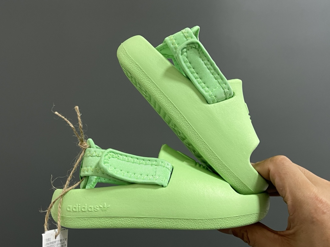 图片[9]-活动A家新款两穿魔术贴儿童凉鞋 尺码：22-35码 还没上就爆单啦💥 三葉草愛迪達新款🆕 国内买不到哦✌🏻 可拆卸后跟的款式，两穿真的超实用❤️ 一体成型EVA工艺，清洗超级方便✔️-选品中心