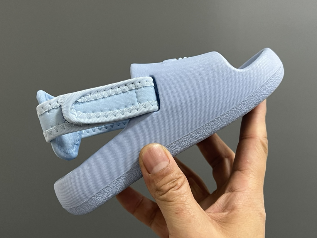 图片[6]-活动A家新款两穿魔术贴儿童凉鞋 尺码：22-35码 还没上就爆单啦💥 三葉草愛迪達新款🆕 国内买不到哦✌🏻 可拆卸后跟的款式，两穿真的超实用❤️ 一体成型EVA工艺，清洗超级方便✔️-选品中心