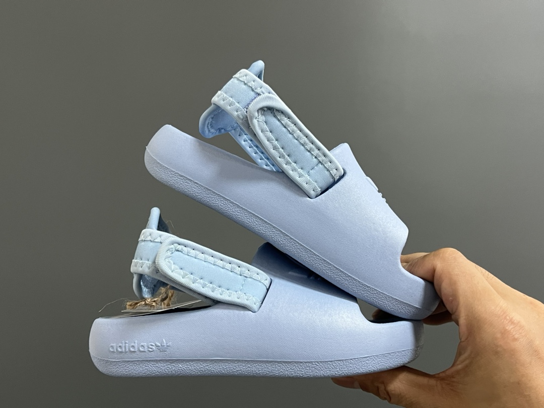 图片[9]-活动A家新款两穿魔术贴儿童凉鞋 尺码：22-35码 还没上就爆单啦💥 三葉草愛迪達新款🆕 国内买不到哦✌🏻 可拆卸后跟的款式，两穿真的超实用❤️ 一体成型EVA工艺，清洗超级方便✔️-选品中心