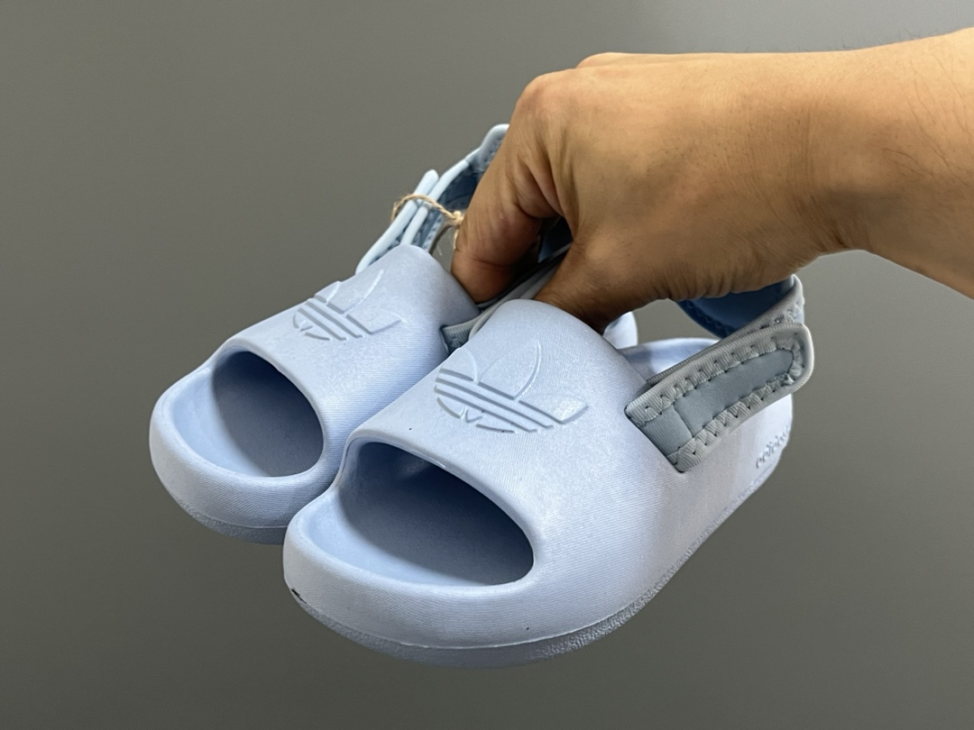 图片[2]-活动A家新款两穿魔术贴儿童凉鞋 尺码：22-35码 还没上就爆单啦💥 三葉草愛迪達新款🆕 国内买不到哦✌🏻 可拆卸后跟的款式，两穿真的超实用❤️ 一体成型EVA工艺，清洗超级方便✔️-选品中心