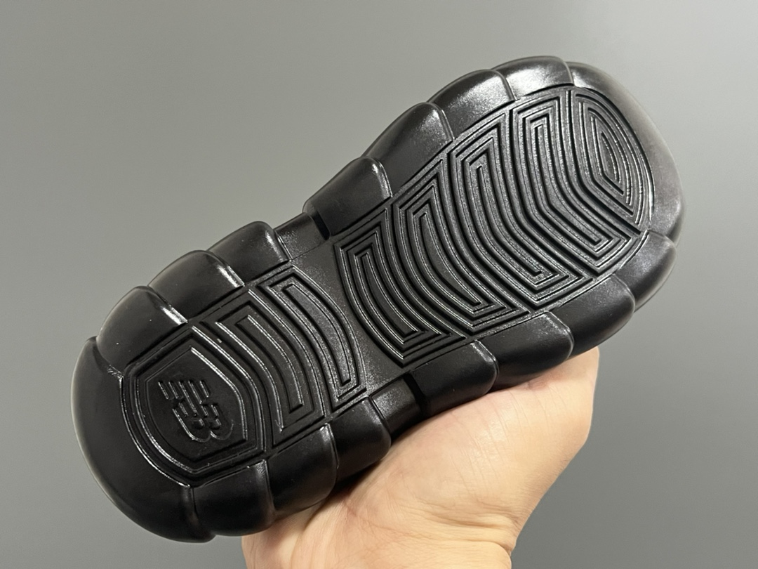 图片[5]-NB新款920玛丽珍网面拼接魔术贴儿童凉鞋 尺码：24-37码 时髦又洋气的NB玛丽珍系列🔥 网面➕优质皮料拼接，透气又舒适☁️ 1：1高端定制MD大底，脚感超舒服😌 魔术贴设计，穿脱超级方便✌🏻 闭眼入的八色，搭配袜子超洋气✨-选品中心