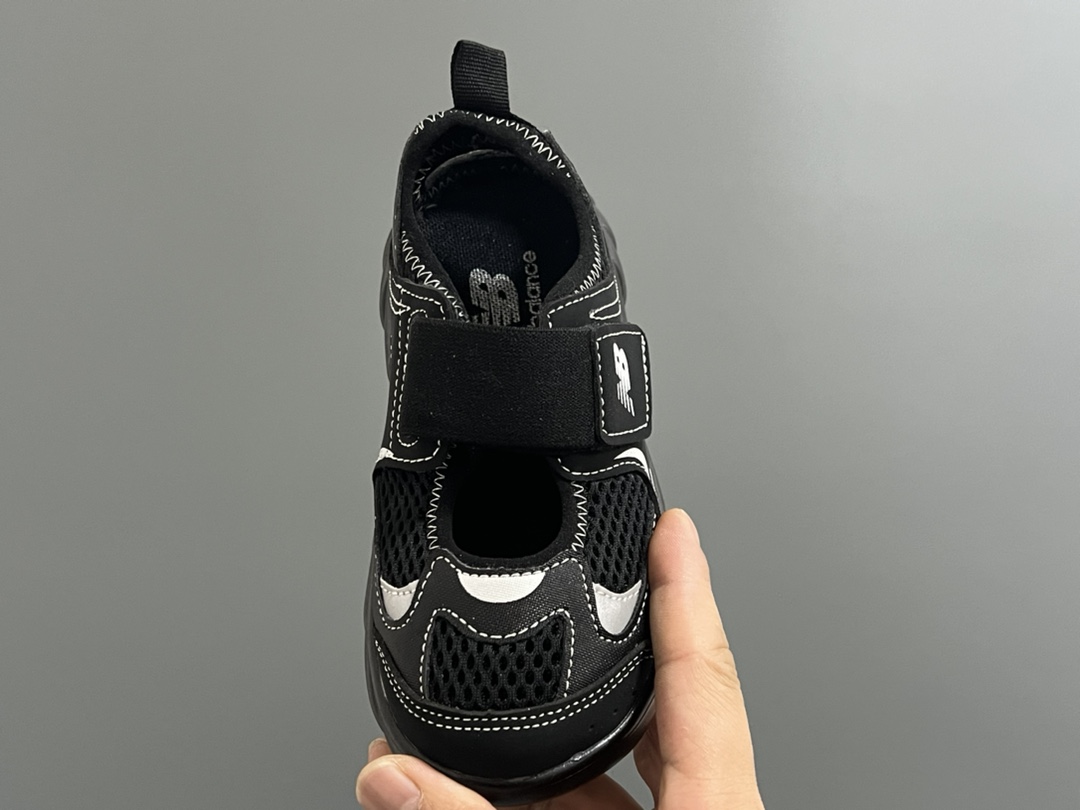 图片[8]-NB新款920玛丽珍网面拼接魔术贴儿童凉鞋 尺码：24-37码 时髦又洋气的NB玛丽珍系列🔥 网面➕优质皮料拼接，透气又舒适☁️ 1：1高端定制MD大底，脚感超舒服😌 魔术贴设计，穿脱超级方便✌🏻 闭眼入的八色，搭配袜子超洋气✨-选品中心