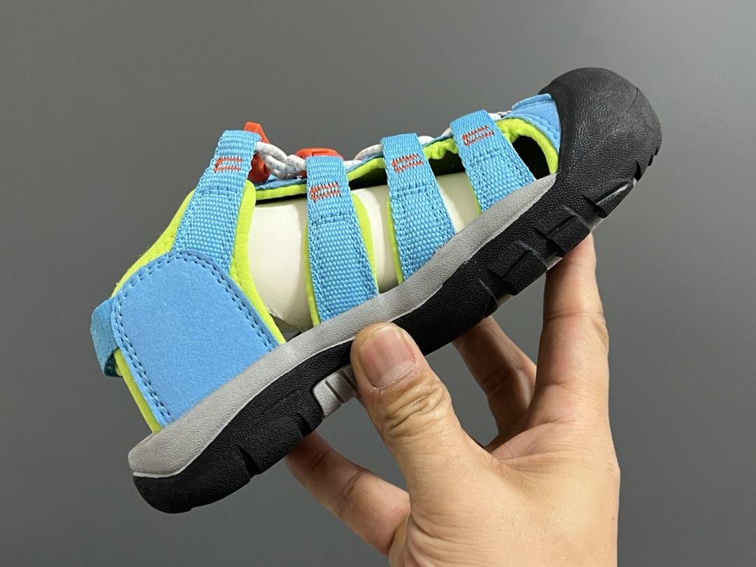 图片[6]-海外版 Keen 科恩溯溪后跟魔术贴儿童凉鞋 尺码：26-37码 海外代购版👍🏻 这鞋型太好看啦😍丑萌丑萌感✨ 松紧带设计，后跟魔术贴，方便调节✔️ 溯溪两穿橡胶耐磨大底，抓地力超强✌🏻 今年必备单品🛒-选品中心