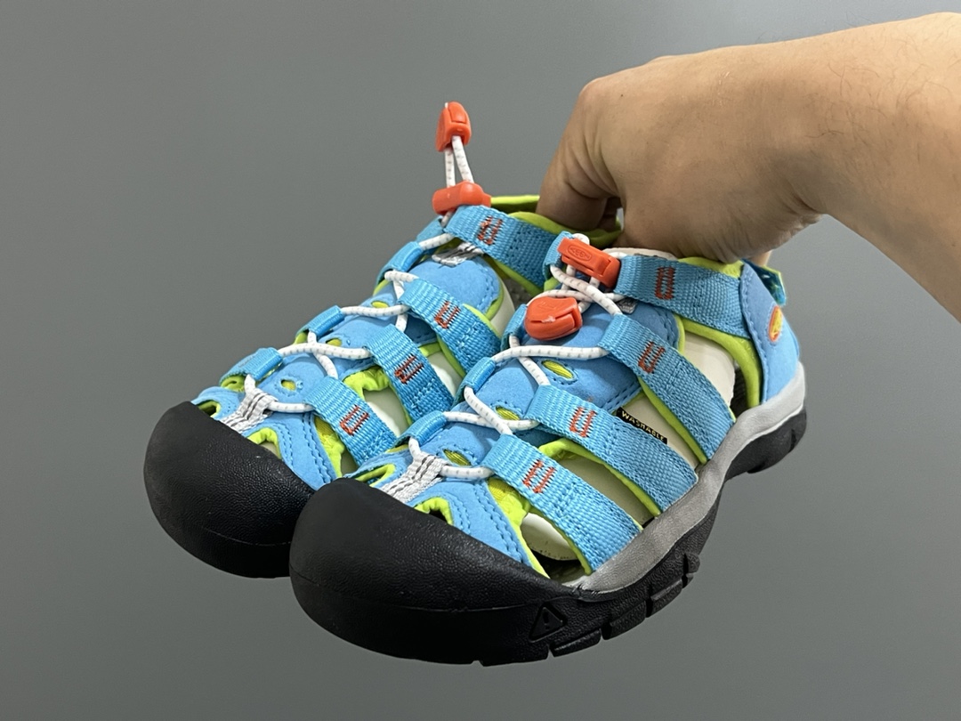 图片[2]-海外版 Keen 科恩溯溪后跟魔术贴儿童凉鞋 尺码：26-37码 海外代购版👍🏻 这鞋型太好看啦😍丑萌丑萌感✨ 松紧带设计，后跟魔术贴，方便调节✔️ 溯溪两穿橡胶耐磨大底，抓地力超强✌🏻 今年必备单品🛒-选品中心