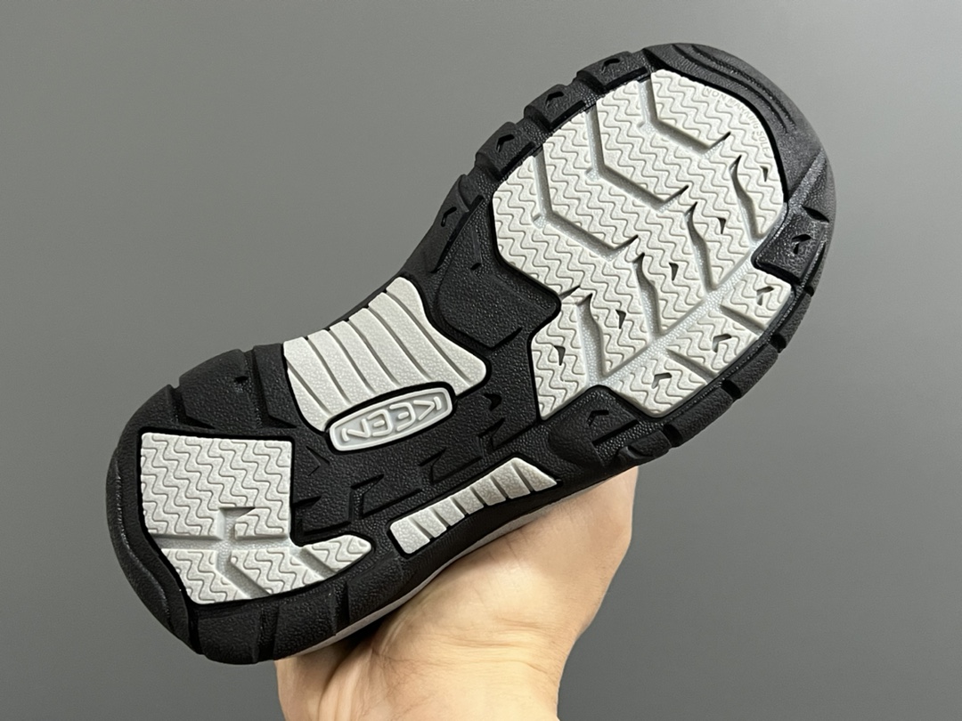 图片[5]-海外版 Keen 科恩溯溪后跟魔术贴儿童凉鞋 尺码：26-37码 海外代购版👍🏻 这鞋型太好看啦😍丑萌丑萌感✨ 松紧带设计，后跟魔术贴，方便调节✔️ 溯溪两穿橡胶耐磨大底，抓地力超强✌🏻 今年必备单品🛒-选品中心