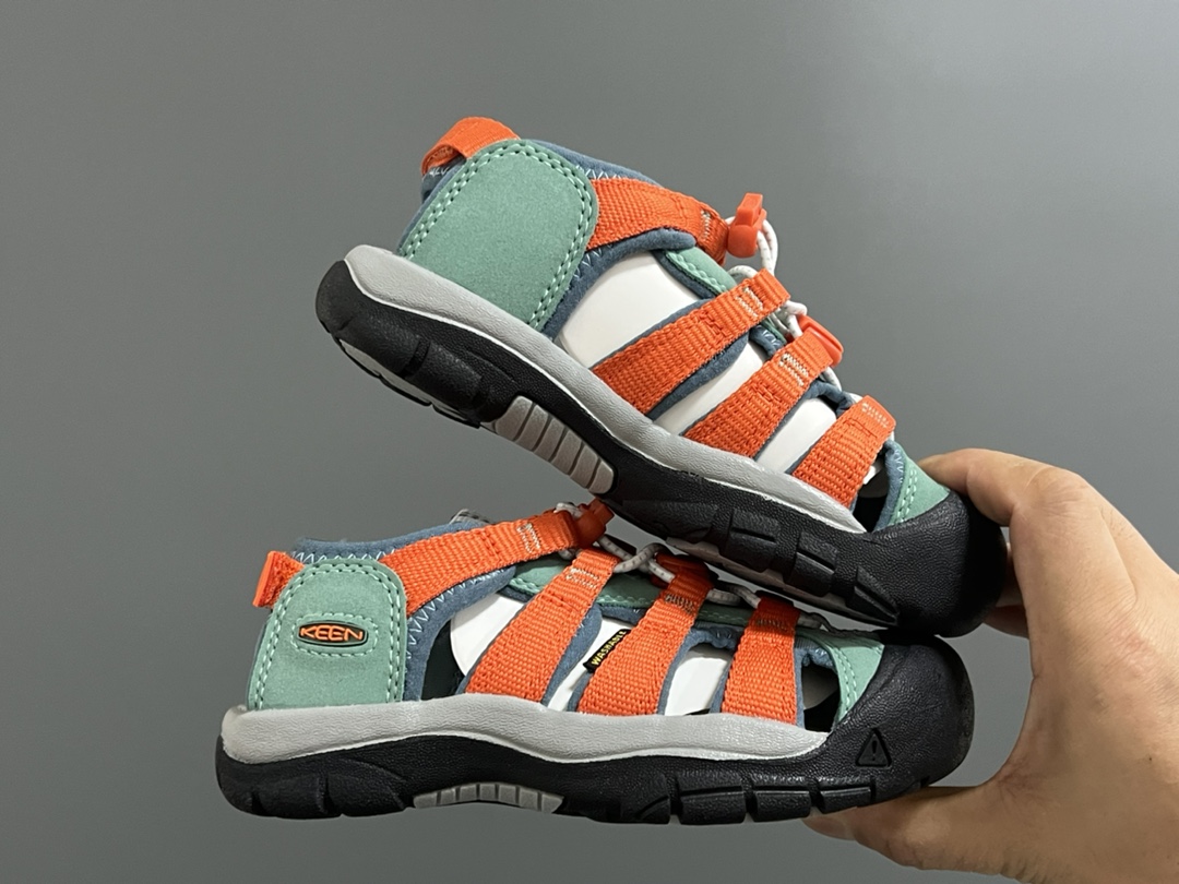 图片[9]-海外版 Keen 科恩溯溪后跟魔术贴儿童凉鞋 尺码：26-37码 海外代购版👍🏻 这鞋型太好看啦😍丑萌丑萌感✨ 松紧带设计，后跟魔术贴，方便调节✔️ 溯溪两穿橡胶耐磨大底，抓地力超强✌🏻 今年必备单品🛒-选品中心