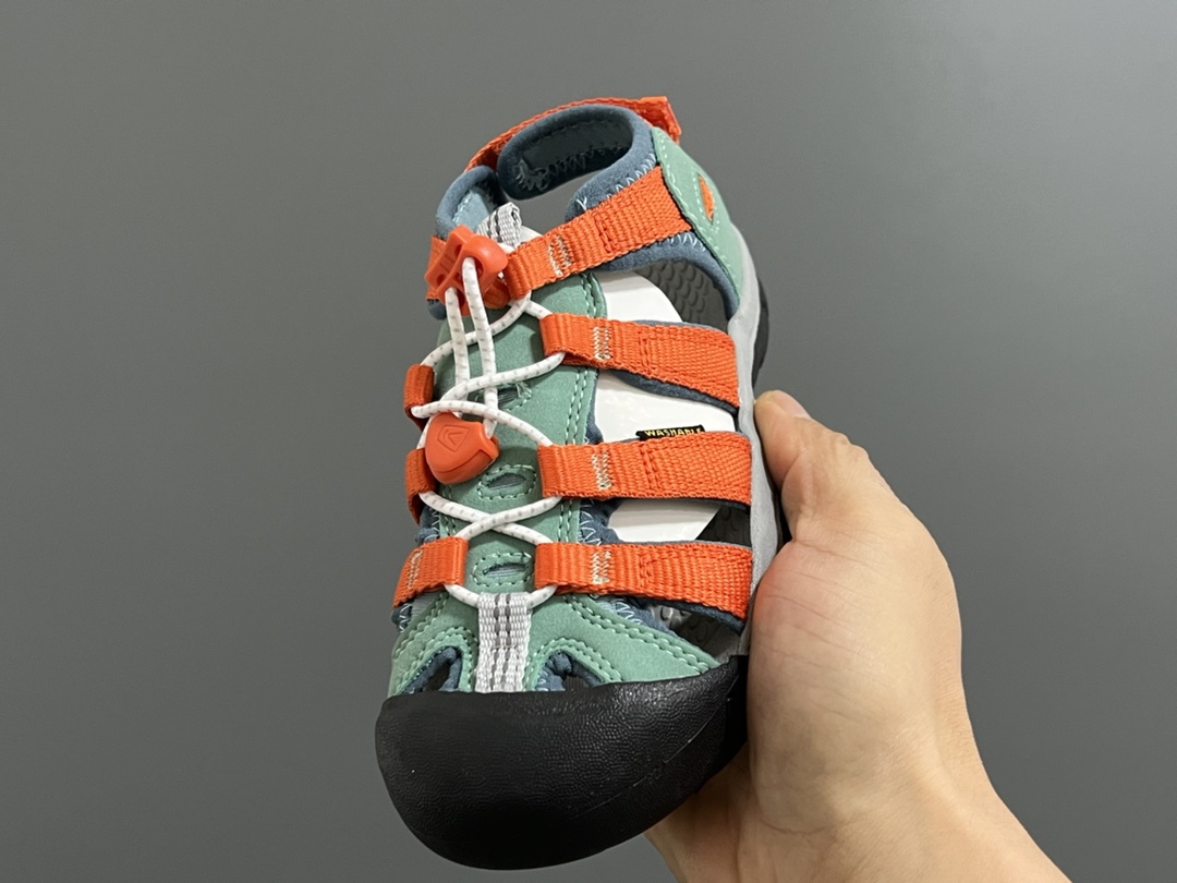 图片[3]-海外版 Keen 科恩溯溪后跟魔术贴儿童凉鞋 尺码：26-37码 海外代购版👍🏻 这鞋型太好看啦😍丑萌丑萌感✨ 松紧带设计，后跟魔术贴，方便调节✔️ 溯溪两穿橡胶耐磨大底，抓地力超强✌🏻 今年必备单品🛒-选品中心