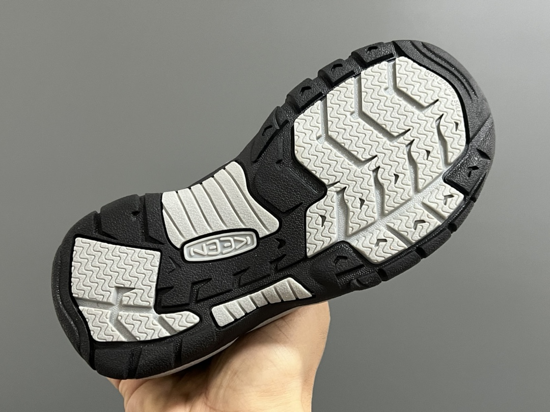 图片[5]-海外版 Keen 科恩溯溪后跟魔术贴儿童凉鞋 尺码：26-37码 海外代购版👍🏻 这鞋型太好看啦😍丑萌丑萌感✨ 松紧带设计，后跟魔术贴，方便调节✔️ 溯溪两穿橡胶耐磨大底，抓地力超强✌🏻 今年必备单品🛒-选品中心