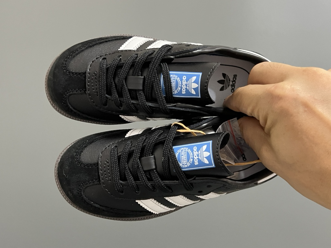 德训联名儿童休闲鞋 尺码：24-37码 爱惨了德训系列🆕 新工厂新工艺新配色👏🏻 优质皮料拼接，质感满满💯 耐磨防滑大底，脚感超赞👍🏻-选品中心