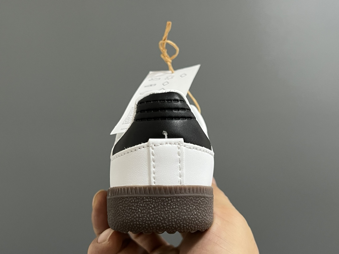 图片[7]-德训联名儿童休闲鞋 尺码：24-37码 爱惨了德训系列🆕 新工厂新工艺新配色👏🏻 优质皮料拼接，质感满满💯 耐磨防滑大底，脚感超赞👍🏻-选品中心