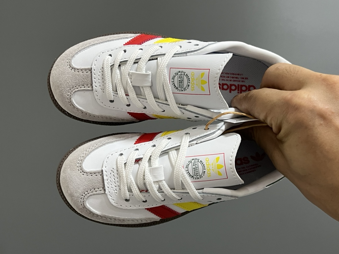 德训联名儿童休闲鞋 尺码：24-37码 爱惨了德训系列🆕 新工厂新工艺新配色👏🏻 优质皮料拼接，质感满满💯 耐磨防滑大底，脚感超赞👍🏻-选品中心