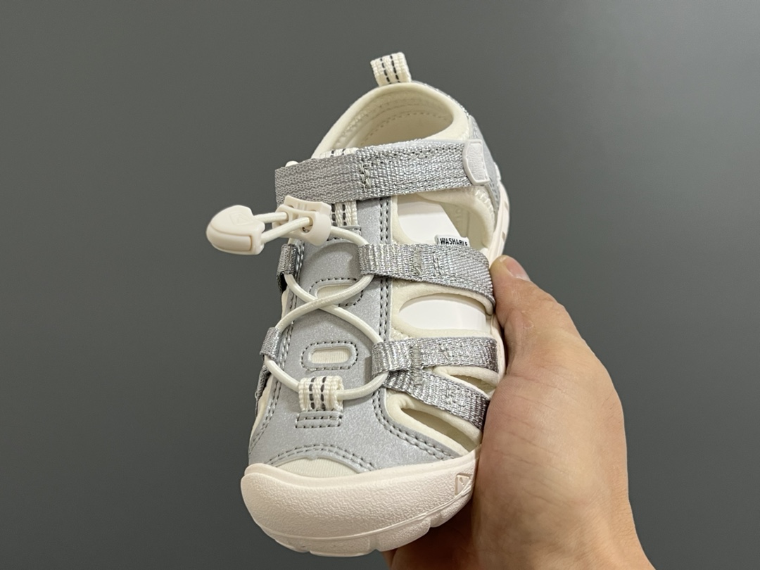 图片[4]-KEEN潮牌二代轻便儿童溯溪两穿凉鞋 尺码：24-37码 潮牌KEEN升级二代轻便凉鞋🆕 超轻超软超好穿✌🏻 溯溪款两穿超便捷✔️ 魔术贴设计，穿脱超方便👍🏻-选品中心