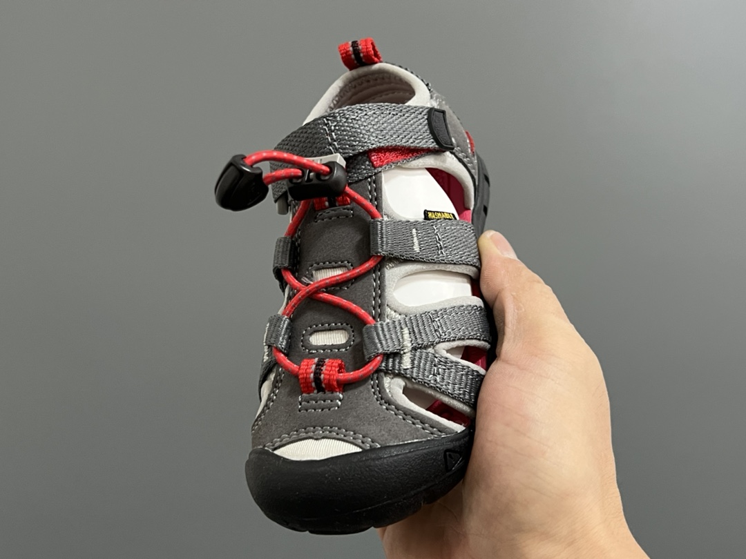 图片[6]-KEEN潮牌二代轻便儿童溯溪两穿凉鞋 尺码：24-37码 潮牌KEEN升级二代轻便凉鞋🆕 超轻超软超好穿✌🏻 溯溪款两穿超便捷✔️ 魔术贴设计，穿脱超方便👍🏻-选品中心