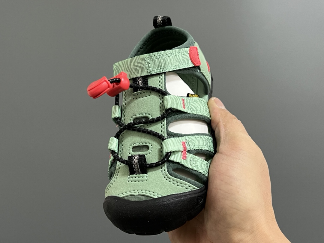 图片[8]-KEEN潮牌二代轻便儿童溯溪两穿凉鞋 尺码：24-37码 潮牌KEEN升级二代轻便凉鞋🆕 超轻超软超好穿✌🏻 溯溪款两穿超便捷✔️ 魔术贴设计，穿脱超方便👍🏻-选品中心