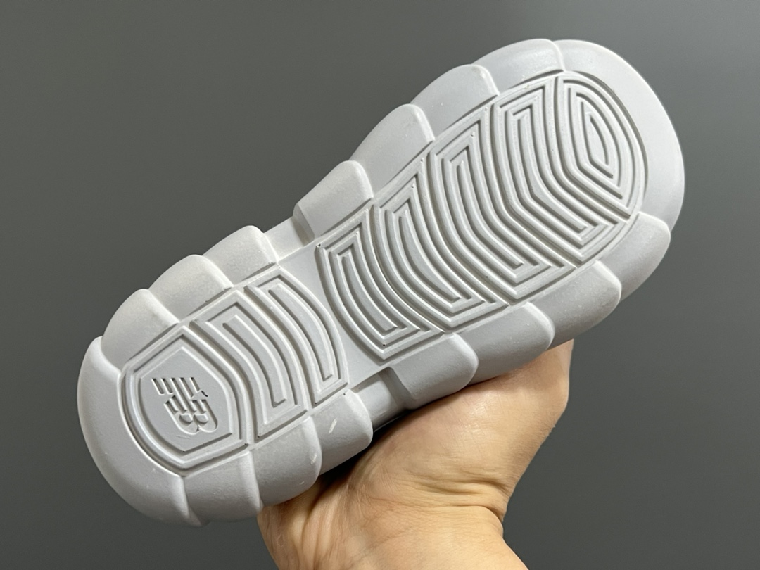 图片[5]-NB新款920玛丽珍网面拼接魔术贴儿童凉鞋 尺码：24-37码 时髦又洋气的NB玛丽珍系列🔥 网面➕优质皮料拼接，透气又舒适☁️ 1：1高端定制MD大底，脚感超舒服😌 魔术贴设计，穿脱超级方便✌🏻 闭眼入的八色，搭配袜子超洋气✨-选品中心