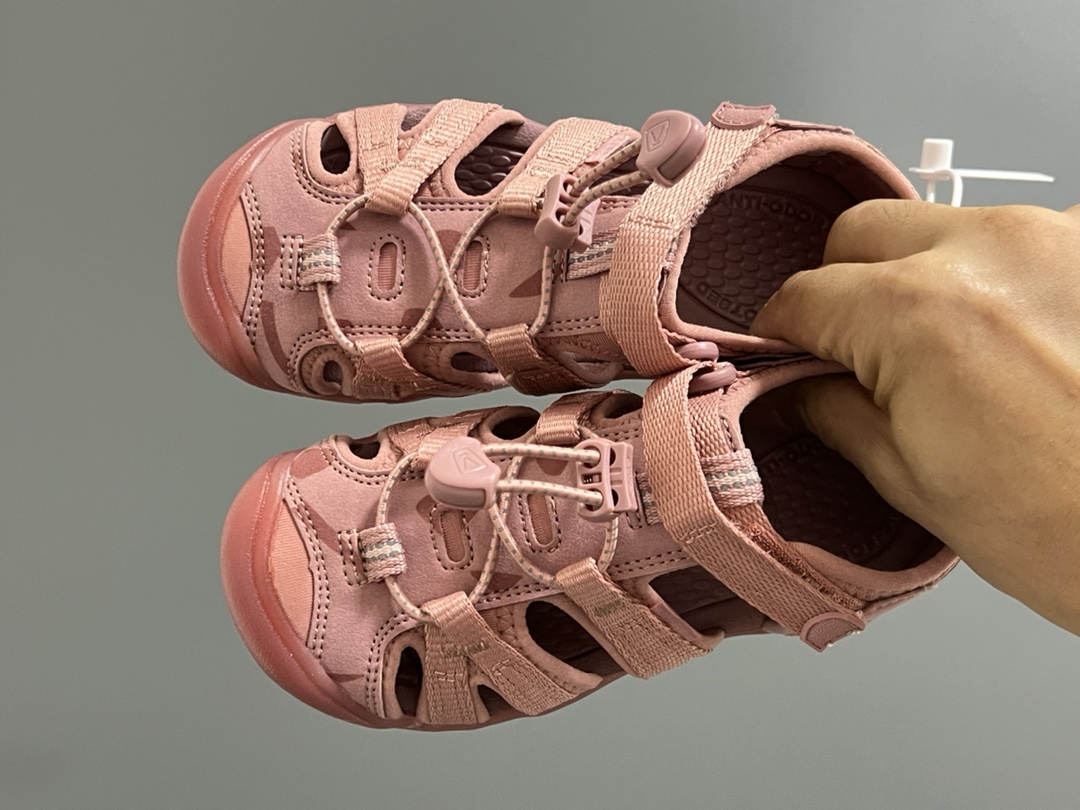 KEEN潮牌二代轻便儿童溯溪两穿凉鞋 尺码：24-37码 潮牌KEEN升级二代轻便凉鞋🆕 超轻超软超好穿✌🏻 溯溪款两穿超便捷✔️ 魔术贴设计，穿脱超方便👍🏻-选品中心