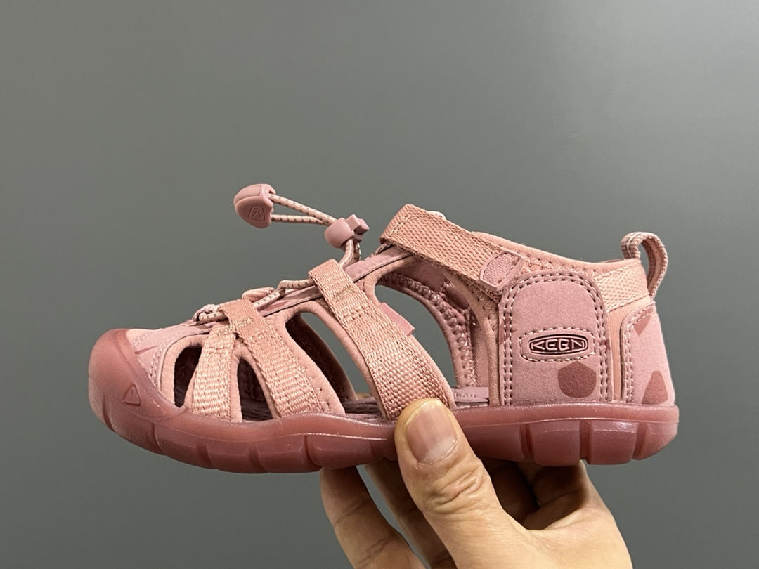 图片[4]-KEEN潮牌二代轻便儿童溯溪两穿凉鞋 尺码：24-37码 潮牌KEEN升级二代轻便凉鞋🆕 超轻超软超好穿✌🏻 溯溪款两穿超便捷✔️ 魔术贴设计，穿脱超方便👍🏻-选品中心