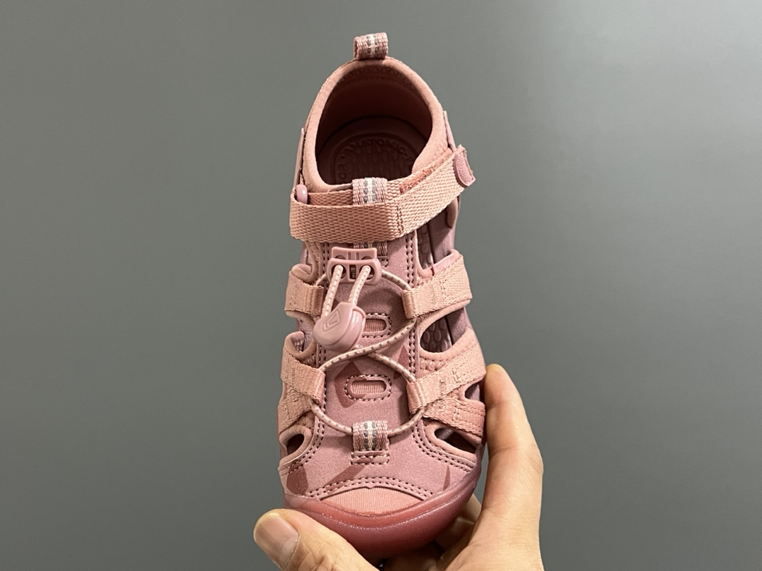 图片[8]-KEEN潮牌二代轻便儿童溯溪两穿凉鞋 尺码：24-37码 潮牌KEEN升级二代轻便凉鞋🆕 超轻超软超好穿✌🏻 溯溪款两穿超便捷✔️ 魔术贴设计，穿脱超方便👍🏻-选品中心