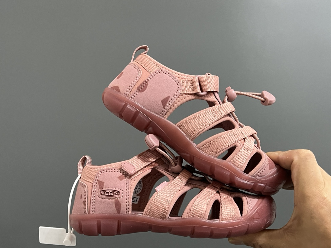 图片[9]-KEEN潮牌二代轻便儿童溯溪两穿凉鞋 尺码：24-37码 潮牌KEEN升级二代轻便凉鞋🆕 超轻超软超好穿✌🏻 溯溪款两穿超便捷✔️ 魔术贴设计，穿脱超方便👍🏻-选品中心