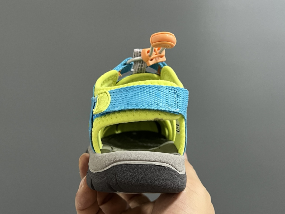 图片[7]-顶配版KEEN潮牌后跟魔术贴儿童涉水溯溪凉鞋 尺码：24-37码 超爱的户外潮牌—KEEN 后跟魔术贴设计，穿脱也超方便✌🏻 镂空设计，透气舒适☁️ 橡胶耐磨防滑大底，轻松应对各种地形环境[嘿哈]-选品中心