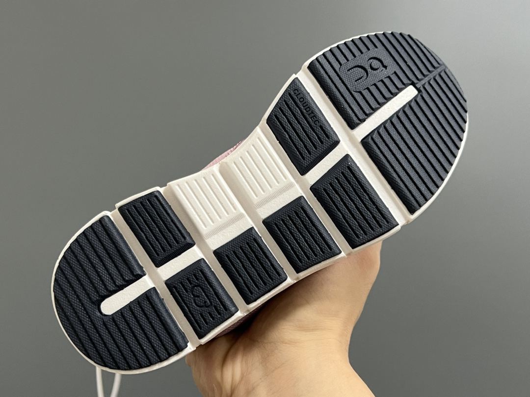 图片[5]-海外版昂跑魔术贴松紧带儿童运动鞋 尺码：27.5-35码 新工厂新工艺，价格超美腻👏🏻 来自瑞士🇨🇭的小众品牌🆕 超轻跑鞋款式，透气舒适☁️ 独特的Cloudtec鞋底科技，满足日常生活👍🏻 魔术贴➕松紧带设计，穿脱方便✔️-选品中心