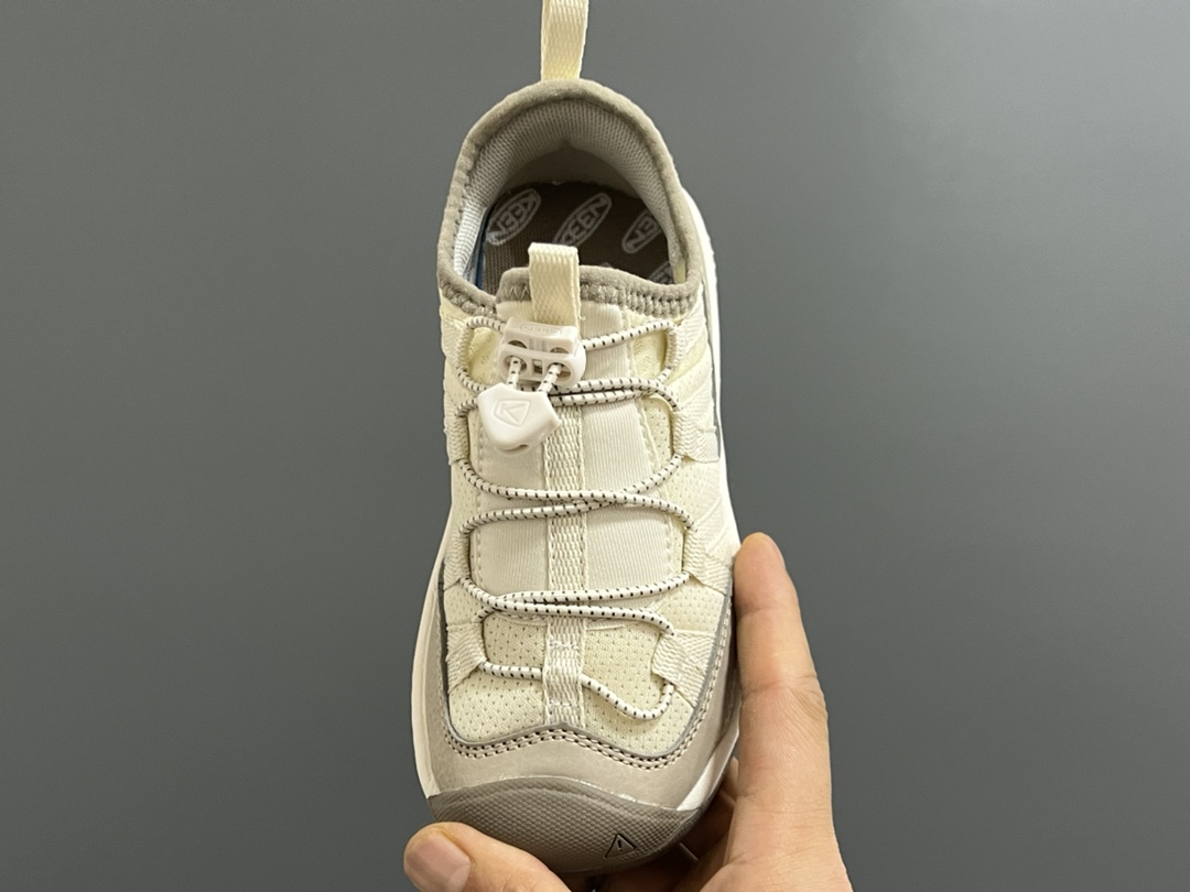 图片[8]-KEEN潮牌新款MOTOZOA超轻户外儿童跑鞋 尺码：23-37码 户外大佬—KEEN系列🆕 高端1：1原版定制，代购一鞋难求🔥. 防踢护鞋头设计，透气性网面拼接☁️ 独家定制耐磨防滑大底，满足户外各种地形和运动需求✌🏻-选品中心