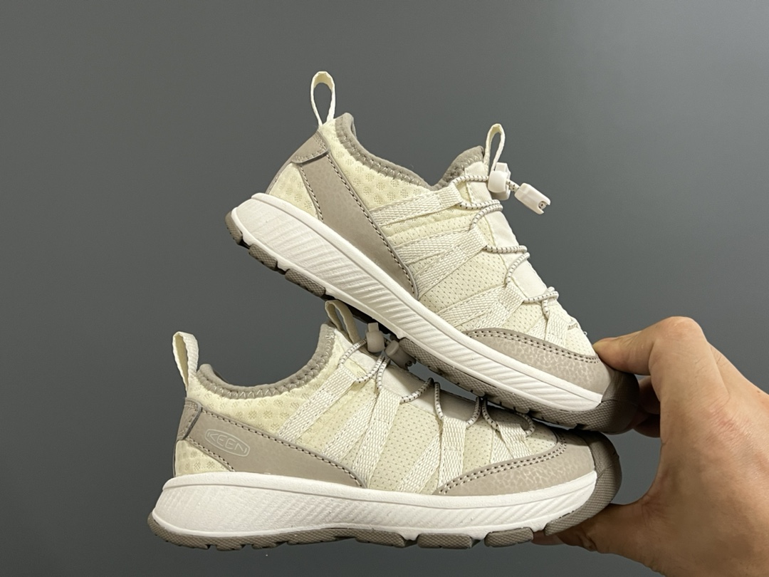 图片[9]-KEEN潮牌新款MOTOZOA超轻户外儿童跑鞋 尺码：23-37码 户外大佬—KEEN系列🆕 高端1：1原版定制，代购一鞋难求🔥. 防踢护鞋头设计，透气性网面拼接☁️ 独家定制耐磨防滑大底，满足户外各种地形和运动需求✌🏻-选品中心