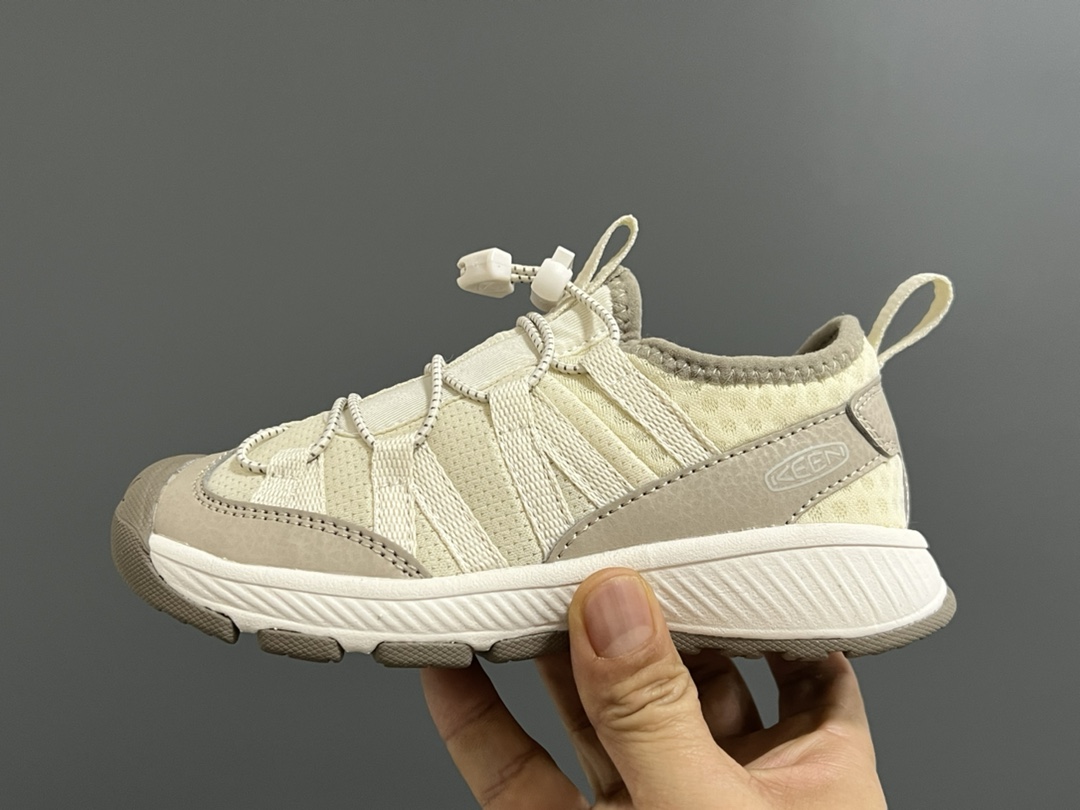 图片[4]-KEEN潮牌新款MOTOZOA超轻户外儿童跑鞋 尺码：23-37码 户外大佬—KEEN系列🆕 高端1：1原版定制，代购一鞋难求🔥. 防踢护鞋头设计，透气性网面拼接☁️ 独家定制耐磨防滑大底，满足户外各种地形和运动需求✌🏻-选品中心