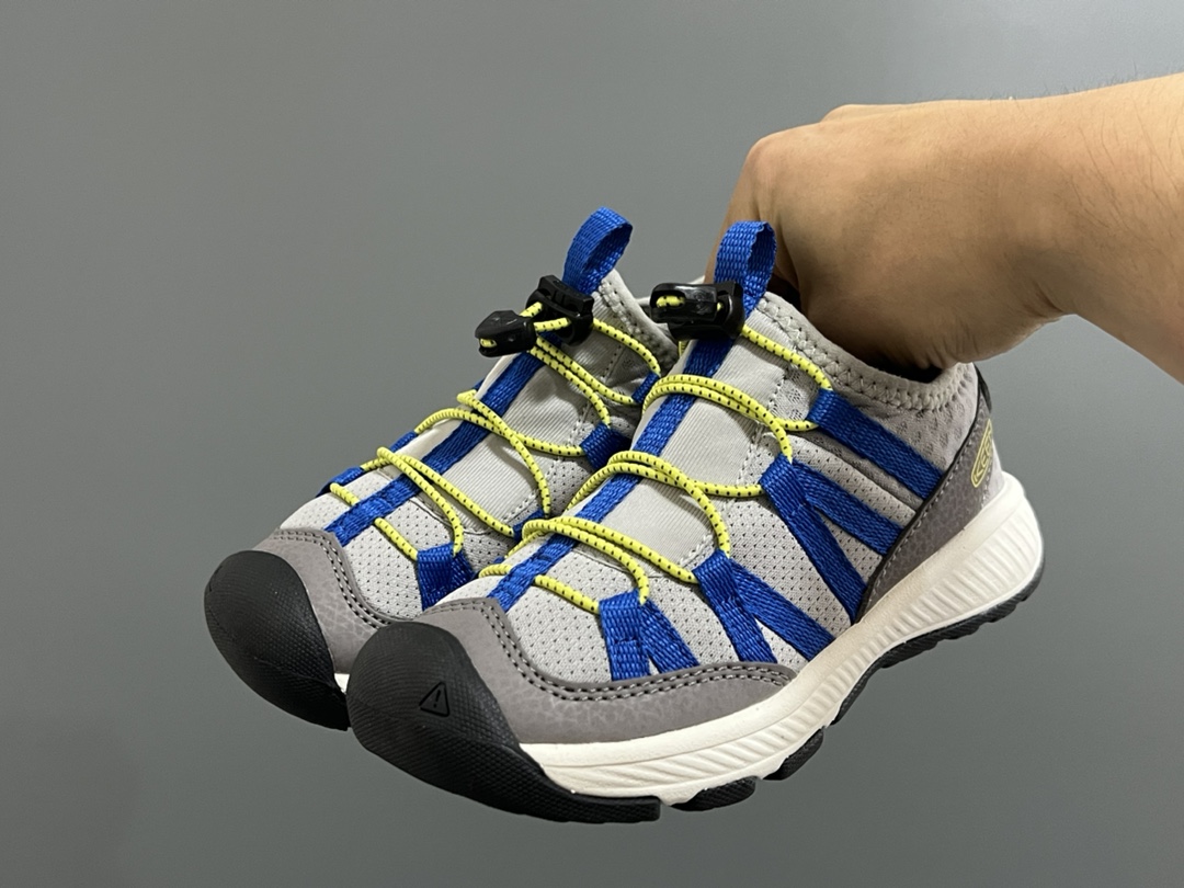 图片[2]-KEEN潮牌新款MOTOZOA超轻户外儿童跑鞋 尺码：23-37码 户外大佬—KEEN系列🆕 高端1：1原版定制，代购一鞋难求🔥. 防踢护鞋头设计，透气性网面拼接☁️ 独家定制耐磨防滑大底，满足户外各种地形和运动需求✌🏻-选品中心