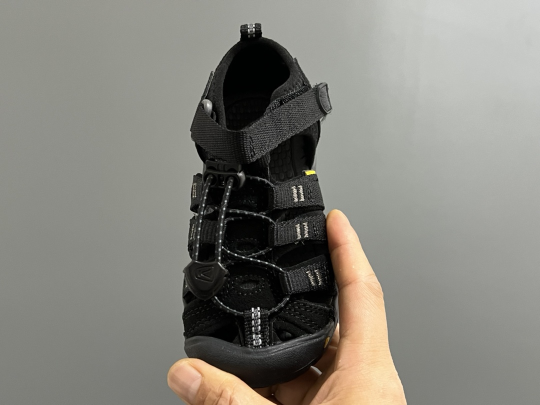 图片[8]-KEEN潮牌二代轻便儿童溯溪两穿凉鞋 尺码：24-37码 潮牌KEEN升级二代轻便凉鞋🆕 超轻超软超好穿✌🏻 溯溪款两穿超便捷✔️ 魔术贴设计，穿脱超方便👍🏻-选品中心