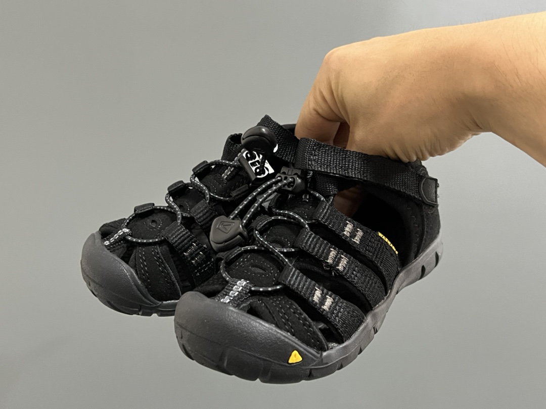 图片[2]-KEEN潮牌二代轻便儿童溯溪两穿凉鞋 尺码：24-37码 潮牌KEEN升级二代轻便凉鞋🆕 超轻超软超好穿✌🏻 溯溪款两穿超便捷✔️ 魔术贴设计，穿脱超方便👍🏻-选品中心