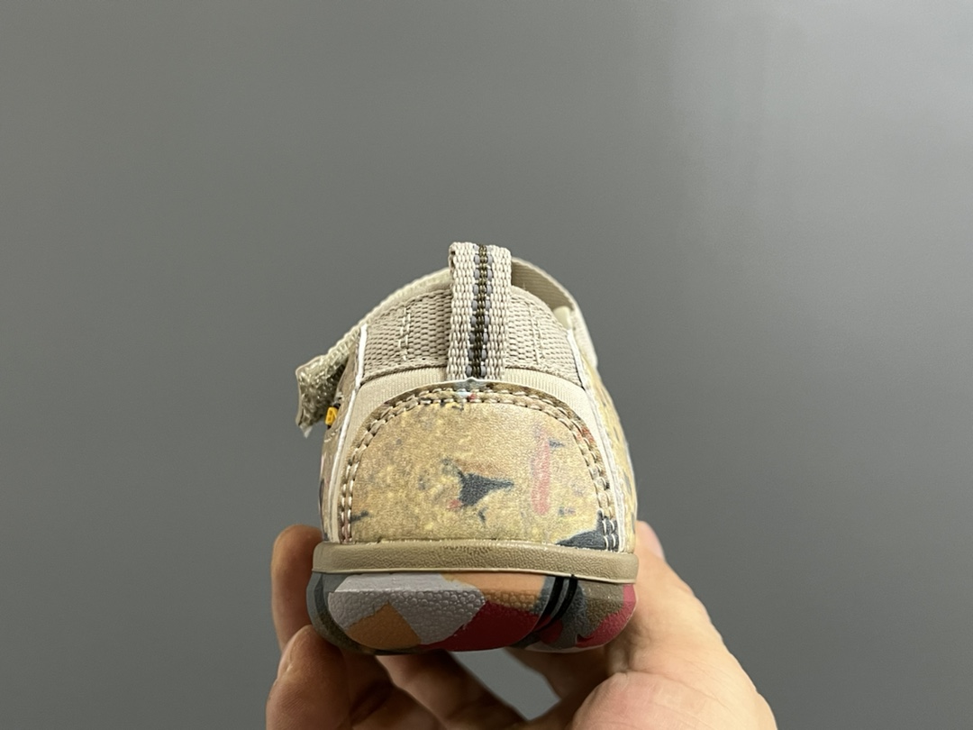 图片[7]-新色 KEEN潮牌二代轻便儿童溯溪两穿凉鞋 尺码：24-37码 潮牌KEEN升级二代轻便凉鞋🆕 超轻超软超好穿✌🏻 溯溪款两穿超便捷✔️ 魔术贴设计，穿脱超方便👍🏻-选品中心