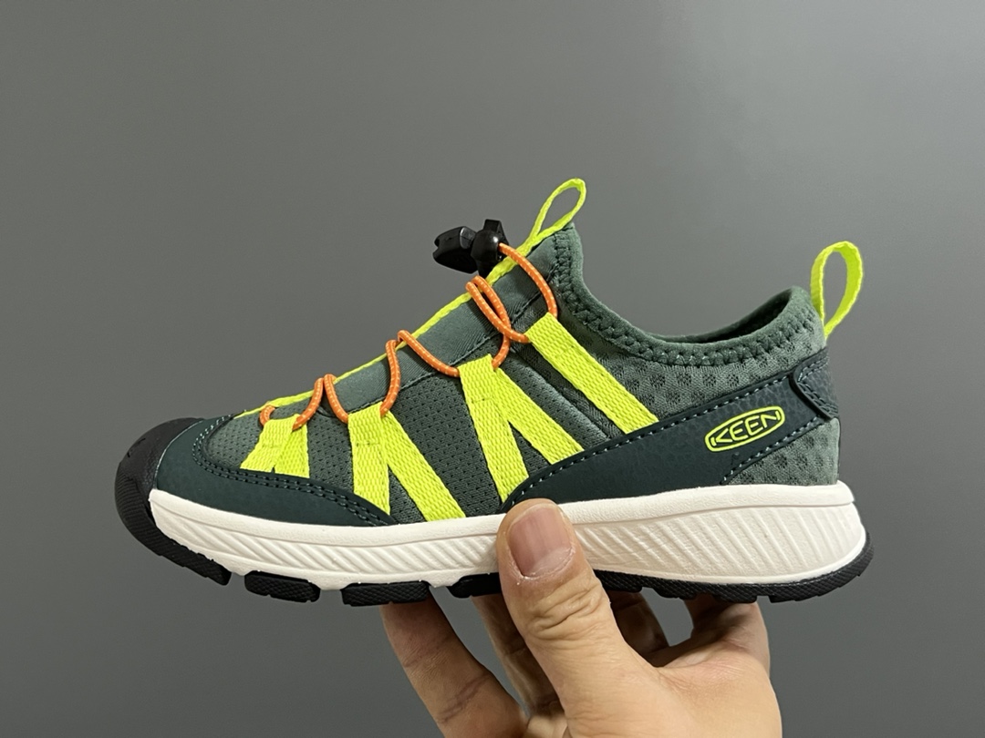 图片[4]-KEEN潮牌新款MOTOZOA超轻户外儿童跑鞋 尺码：23-37码 户外大佬—KEEN系列🆕 高端1：1原版定制，代购一鞋难求🔥 防踢护鞋头设计，透气性网面拼接☁️. 独家定制耐磨防滑大底，满足户外各种地形和运动需求✌🏻-选品中心