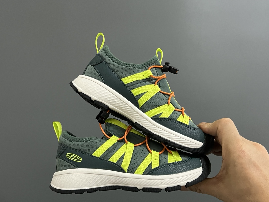 图片[9]-KEEN潮牌新款MOTOZOA超轻户外儿童跑鞋 尺码：23-37码 户外大佬—KEEN系列🆕 高端1：1原版定制，代购一鞋难求🔥 防踢护鞋头设计，透气性网面拼接☁️. 独家定制耐磨防滑大底，满足户外各种地形和运动需求✌🏻-选品中心